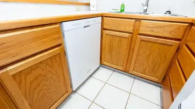 New 3BR Townhome, Heated Pool, Beach Steps SPI - image 48 of 180