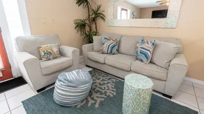 New 3BR Townhome, Heated Pool, Beach Steps SPI - image 35 of 180