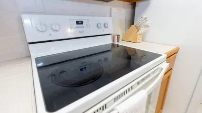 New 3BR Townhome, Heated Pool, Beach Steps SPI - image 55 of 180