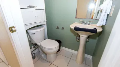 New 3BR Townhome, Heated Pool, Beach Steps SPI - image 62 of 180