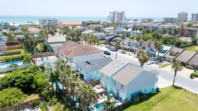New 3BR Townhome, Heated Pool, Beach Steps SPI - image 175 of 180