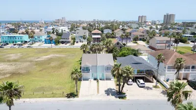 New 3BR Townhome, Heated Pool, Beach Steps SPI - image 148 of 180