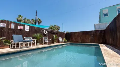 Sparky’s Pool House | Private 2 Levels | BBQ | SPI - image 73 of 123