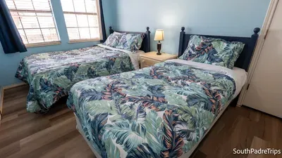 Sparky’s Pool House | Private 2 Levels | BBQ | SPI - image 11 of 123