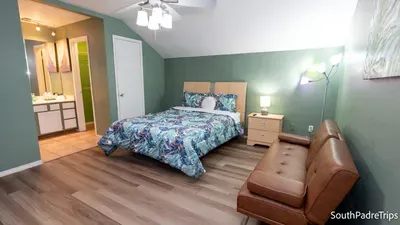 Sparky’s Pool House | Private 2 Levels | BBQ | SPI - image 87 of 123