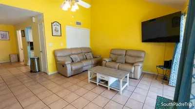 Sparky’s Pool House | Private 2 Levels | BBQ | SPI - image 34 of 123