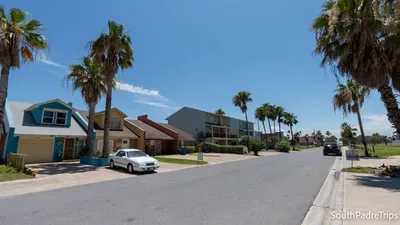 Sparky’s Pool House | Private 2 Levels | BBQ | SPI - image 19 of 123