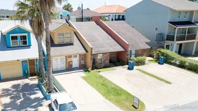 Sparky’s Pool House | Private 2 Levels | BBQ | SPI - image 119 of 123