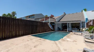 Sparky’s Pool House | Private 2 Levels | BBQ | SPI - image 59 of 123