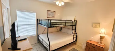 *Cozy 4 plex * Pool *Sleep Many *Super near Beach - image 69 of 97