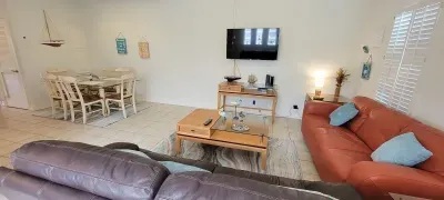 *Cozy 4 plex * Pool *Sleep Many *Super near Beach - image 36 of 97