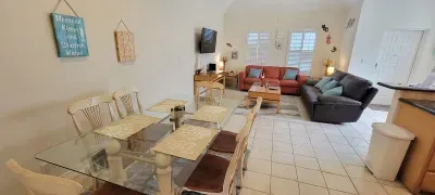 *Cozy 4 plex * Pool *Sleep Many *Super near Beach - image 38 of 97