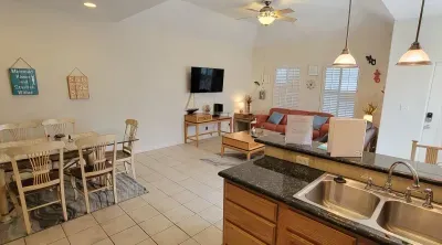 *Cozy 4 plex * Pool *Sleep Many *Super near Beach - image 34 of 97