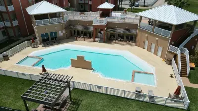 * Like New Killer Patio * Stunner close to Beach - image 65 of 80