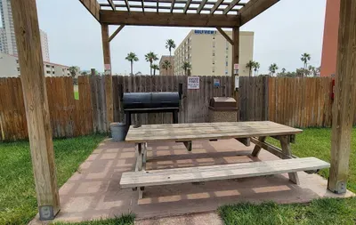* Like New Killer Patio * Stunner close to Beach - image 70 of 80