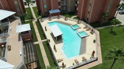 * Like New Killer Patio * Stunner close to Beach - image 38 of 80