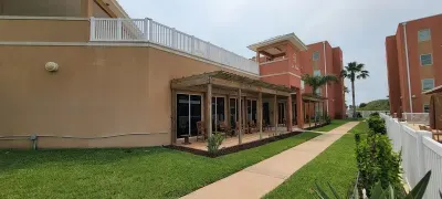 * Like New Killer Patio * Stunner close to Beach - image 61 of 80