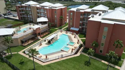 * Like New Killer Patio * Stunner close to Beach - image 67 of 80
