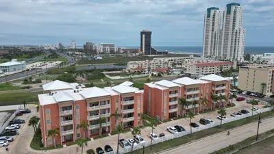 * Like New Killer Patio * Stunner close to Beach - image 68 of 80