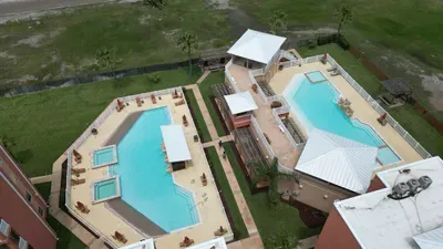 * Like New Killer Patio * Stunner close to Beach - image 36 of 80