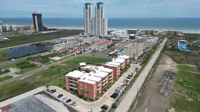 * Like New Killer Patio * Stunner close to Beach - image 39 of 80