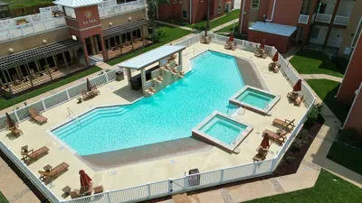 * Like New Killer Patio * Stunner close to Beach - image 29 of 80