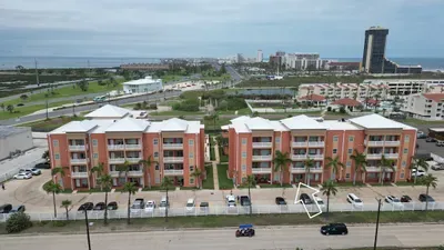 * Like New Killer Patio * Stunner close to Beach - image 27 of 80