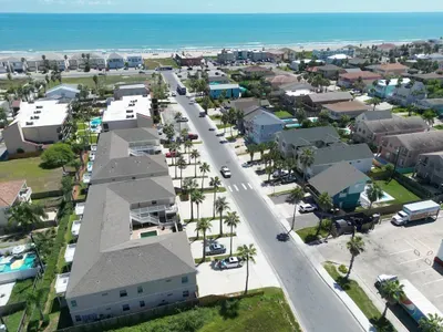 * Patio to Pool * Walk to Beach * Fresh Like New - image 43 of 45