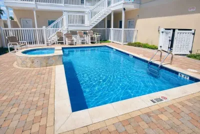 * Patio to Pool * Walk to Beach * Fresh Like New - image 45 of 45