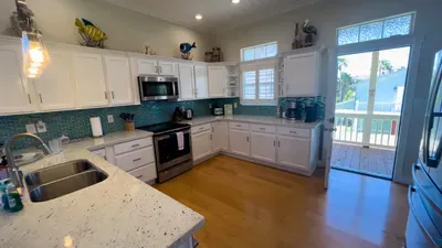 Luxury House w/ Private Pool I 2-Min Walk to Beach | Sleeps 16 - image 47 of 119