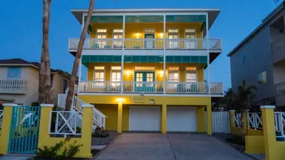 Luxury House w/ Private Pool I 2-Min Walk to Beach | Sleeps 16 - image 20 of 119