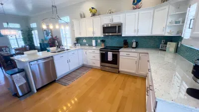 Luxury House w/ Private Pool I 2-Min Walk to Beach | Sleeps 16 - image 49 of 119