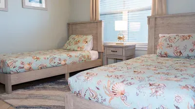 * Comfy Inside * Updated * Beach 50 yards away - image 46 of 103