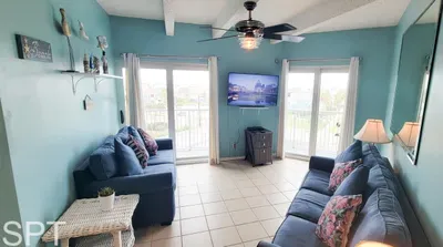 Fun Beachfront " Heated Pool " Awesome Location - image 25 of 71