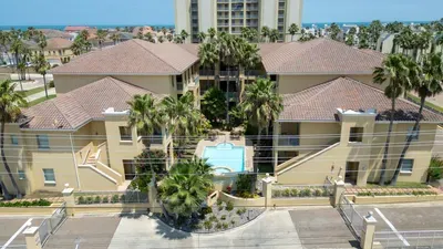 New 2BR - Pool Patio - Bunk Beds - 1st Floor - image 95 of 111