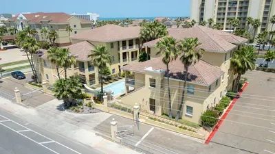 New 2BR - Pool Patio - Bunk Beds - 1st Floor - image 93 of 111