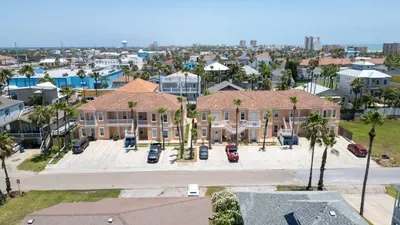 2BR Pool, 200 Steps to Beach, High Ceilings SPI - image 114 of 131