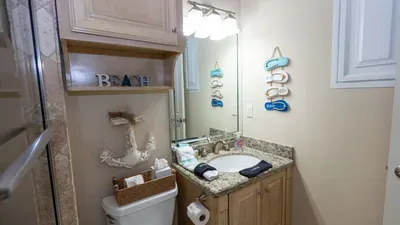 2BR Pool, 200 Steps to Beach, High Ceilings SPI - image 92 of 131
