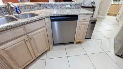 2BR Pool, 200 Steps to Beach, High Ceilings SPI - image 43 of 131