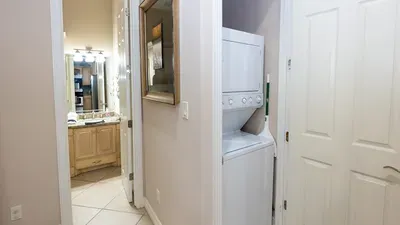 2BR Pool, 200 Steps to Beach, High Ceilings SPI - image 57 of 131