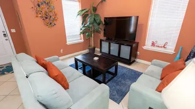 2BR Pool, 200 Steps to Beach, High Ceilings SPI - image 27 of 131