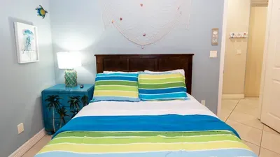 2BR Pool, 200 Steps to Beach, High Ceilings SPI - image 79 of 131
