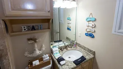 2BR Pool, 200 Steps to Beach, High Ceilings SPI - image 86 of 131