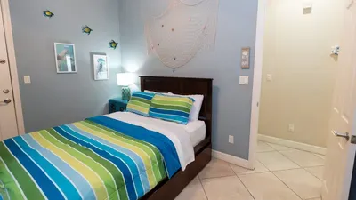 2BR Pool, 200 Steps to Beach, High Ceilings SPI - image 76 of 131