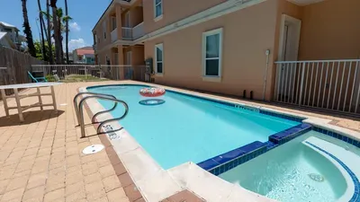2BR Pool, 200 Steps to Beach, High Ceilings SPI - image 100 of 131