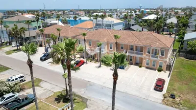 2BR Pool, 200 Steps to Beach, High Ceilings SPI - image 113 of 131