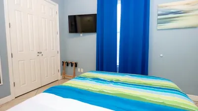 2BR Pool, 200 Steps to Beach, High Ceilings SPI - image 84 of 131