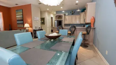 2BR Pool, 200 Steps to Beach, High Ceilings SPI - image 37 of 131
