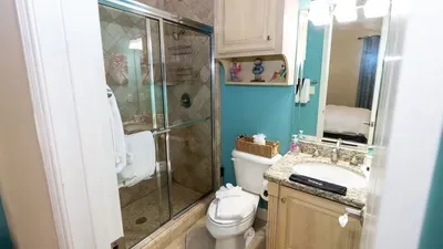 2BR Pool, 200 Steps to Beach, High Ceilings SPI - image 9 of 131