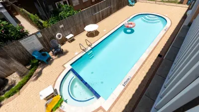 2BR Pool, 200 Steps to Beach, High Ceilings SPI - image 96 of 131